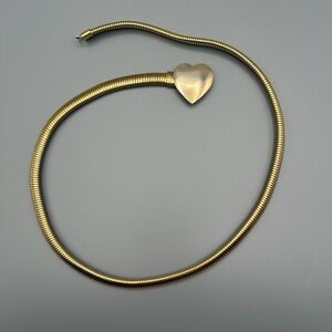 VTG Gold Tone Skinny Stretch Chain Belt Heart Buckle *Slight Bend in belt* 28”